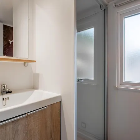Holiday home Mobilhome La Yole *