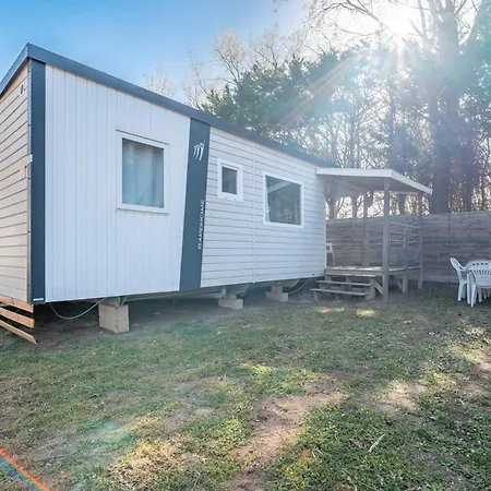 Mobilhome La Yole Holiday home *