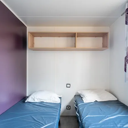 Mobilhome La Yole Holiday home *